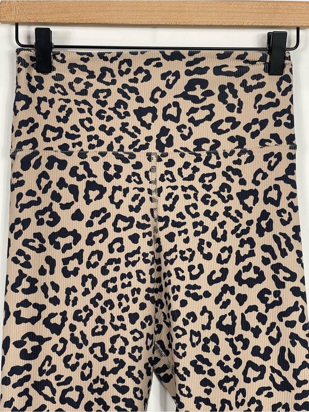 Beach Riot Leopard Print 7/8 Leggings High Rise Tan Black Size Small - Picture 3 of 10